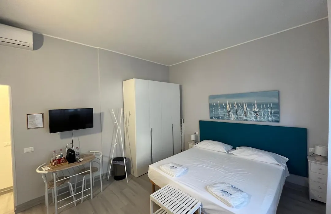 Bed And Coffee Rooms Portoferraio-1