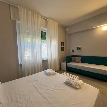 Bed And Coffee Rooms Portoferraio-3